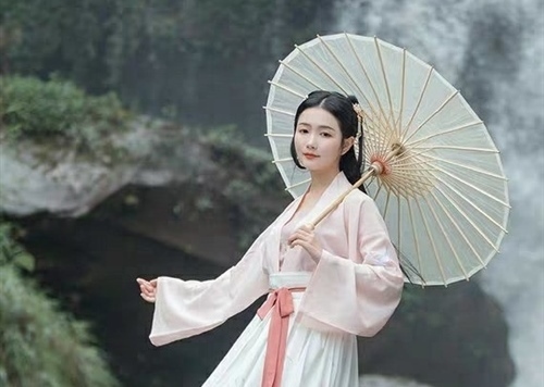 形容下雨心烦的句子 雨下得心里烦句子