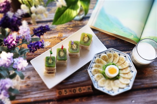 美食让人心情好的句子 形容美食治愈心情的句子